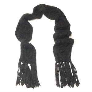 Jacquard black chunky cableknit knit long scarf w/ knotted knot fringe ends